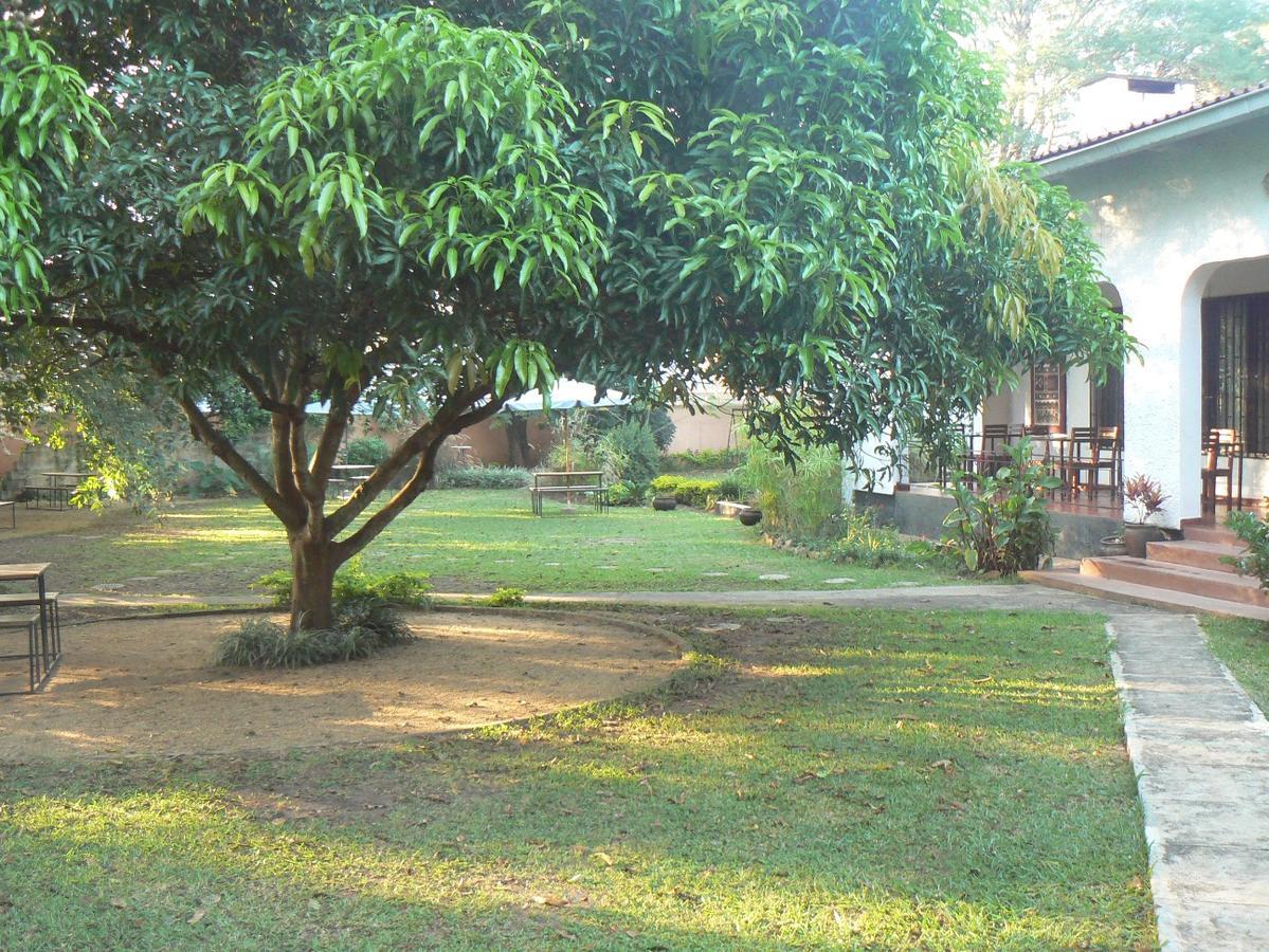 Cluny Lodge ลิลองเว ภายนอก รูปภาพ